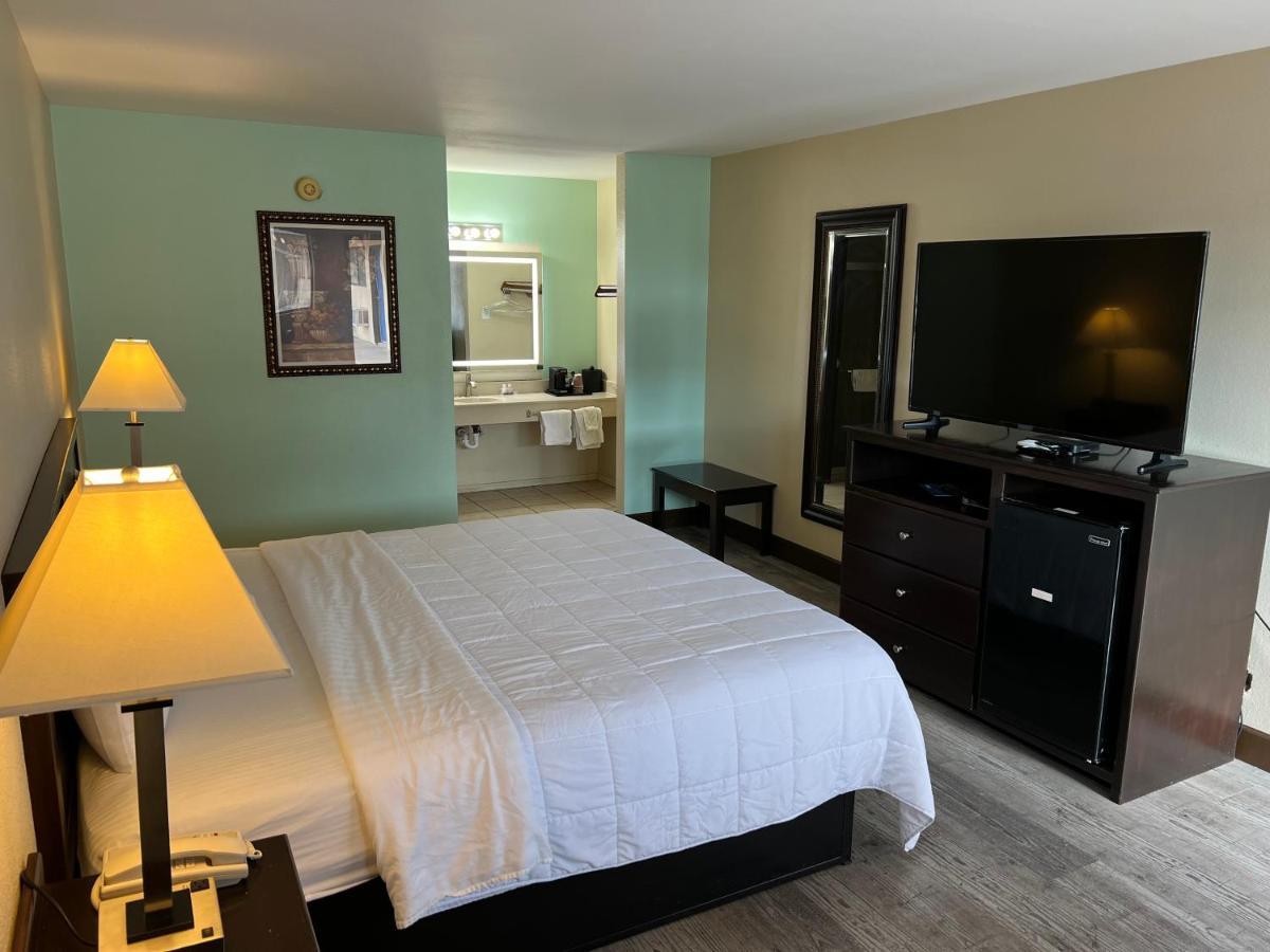 Four Winds & Rv Park 4*